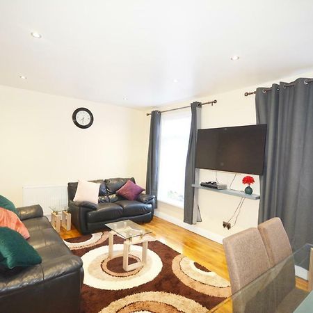 London Modern 4 Bedroom Apartment Bagian luar foto
