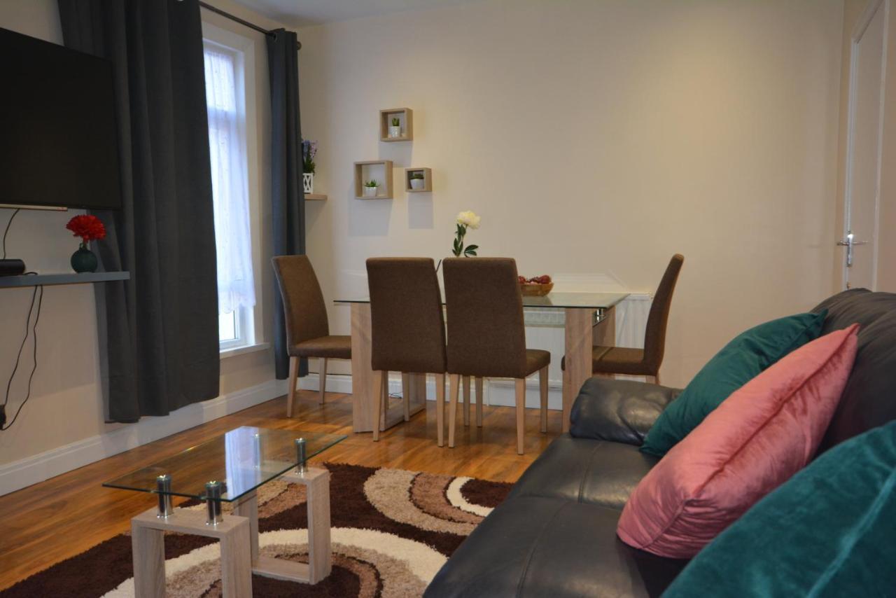 London Modern 4 Bedroom Apartment Bagian luar foto