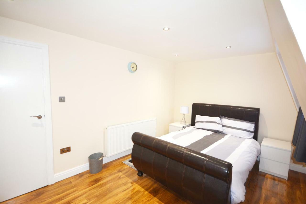 London Modern 4 Bedroom Apartment Bagian luar foto