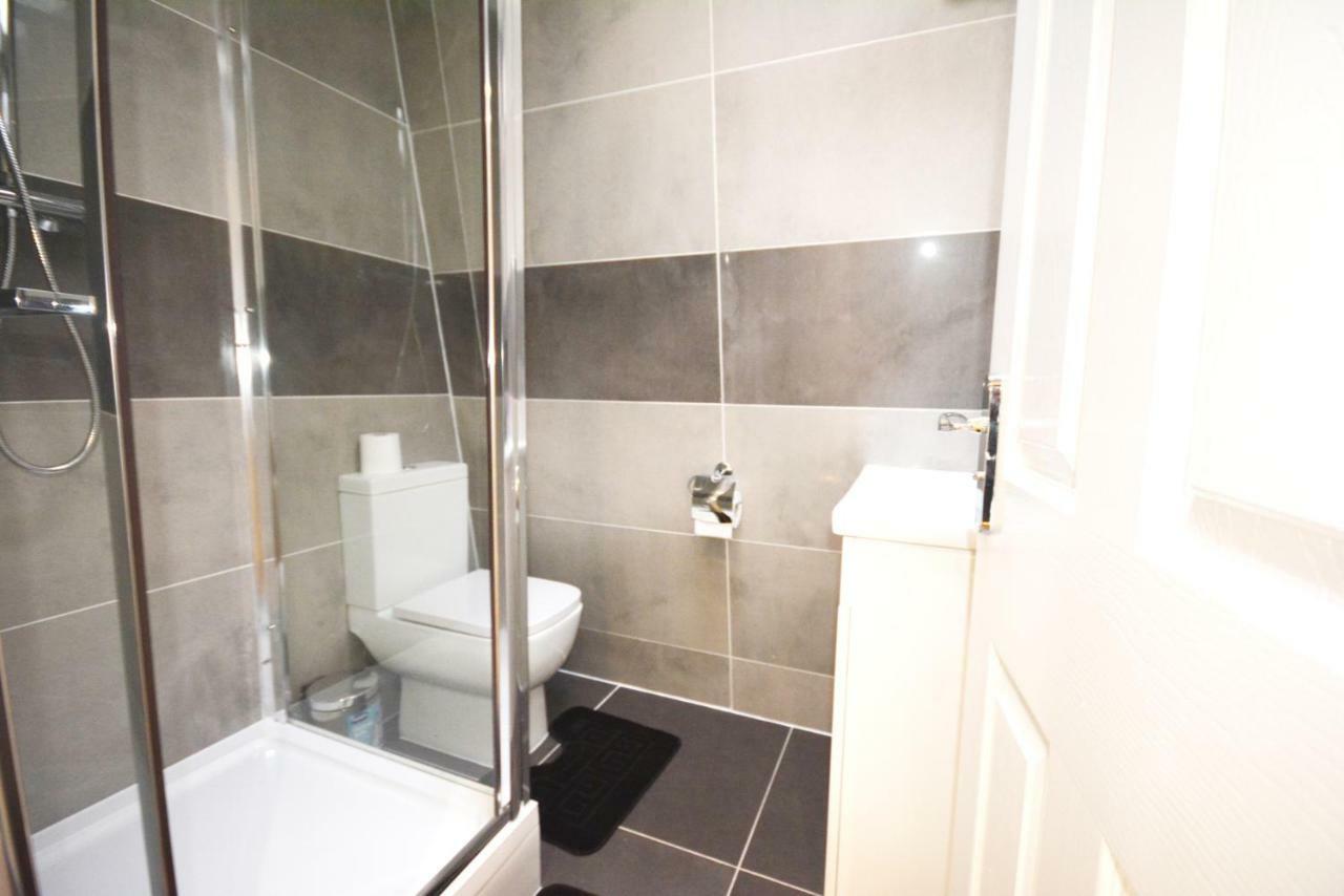 London Modern 4 Bedroom Apartment Bagian luar foto