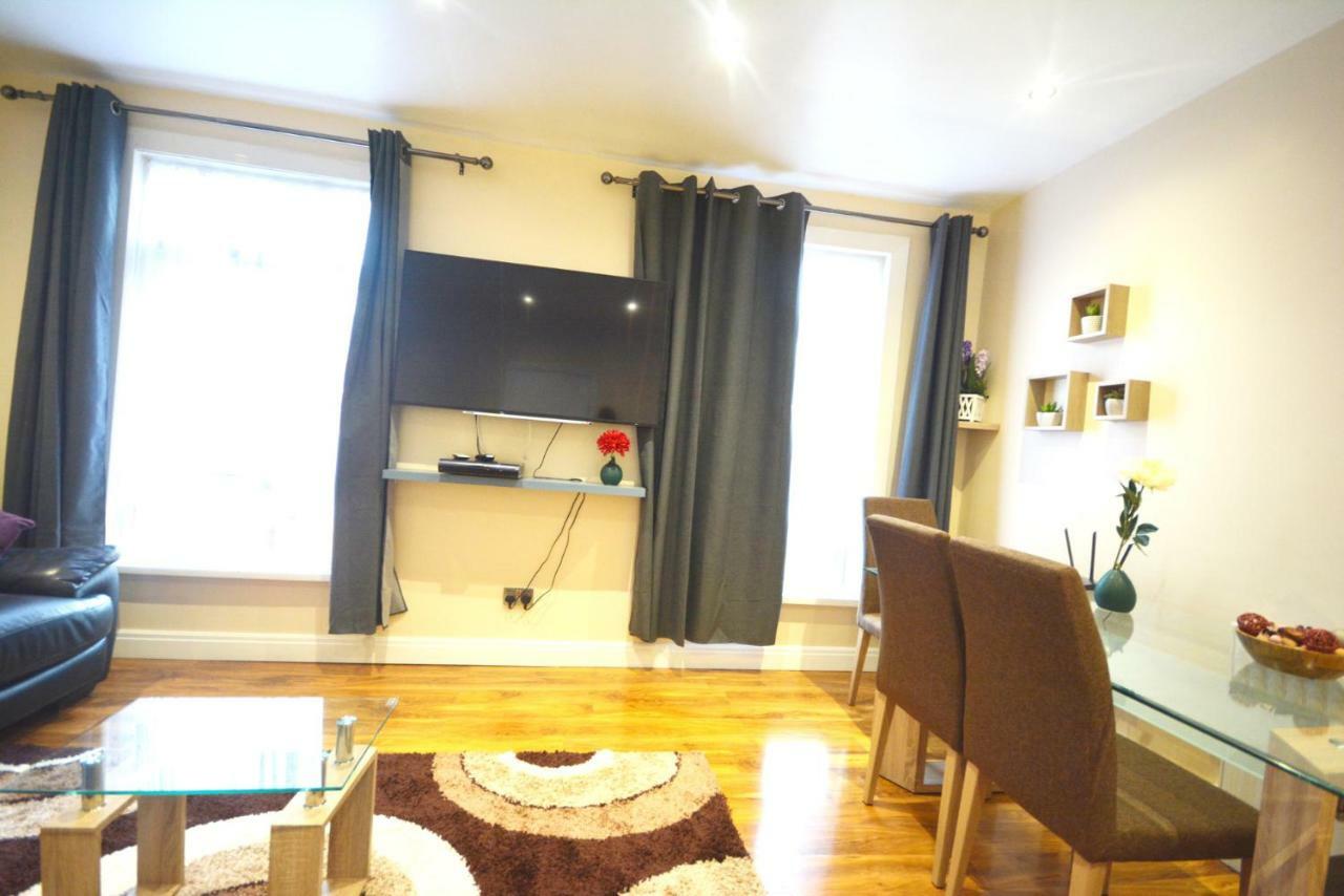 London Modern 4 Bedroom Apartment Bagian luar foto