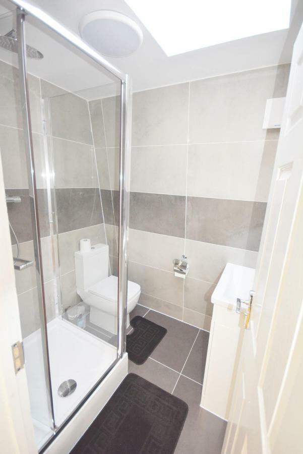 London Modern 4 Bedroom Apartment Bagian luar foto