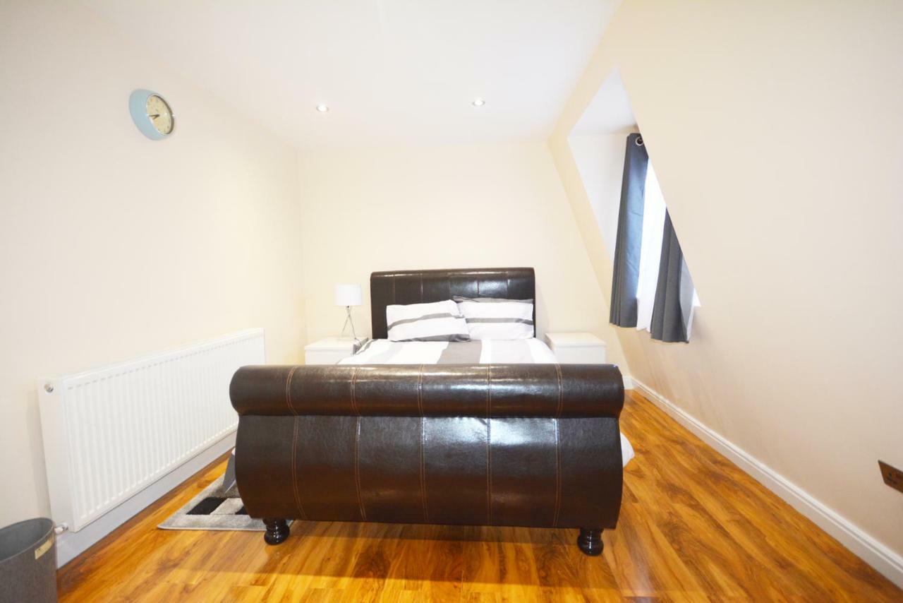 London Modern 4 Bedroom Apartment Bagian luar foto
