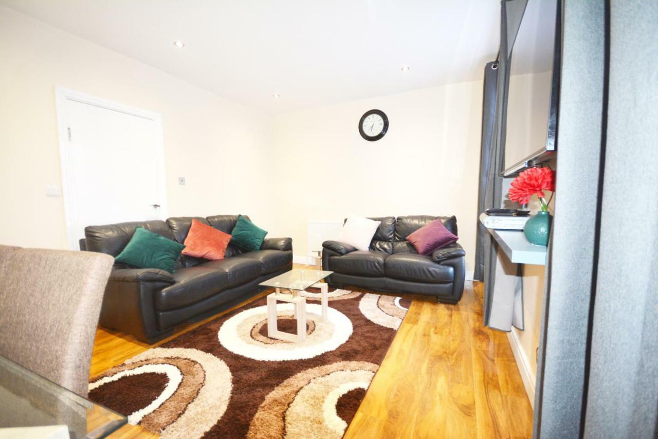 London Modern 4 Bedroom Apartment Bagian luar foto