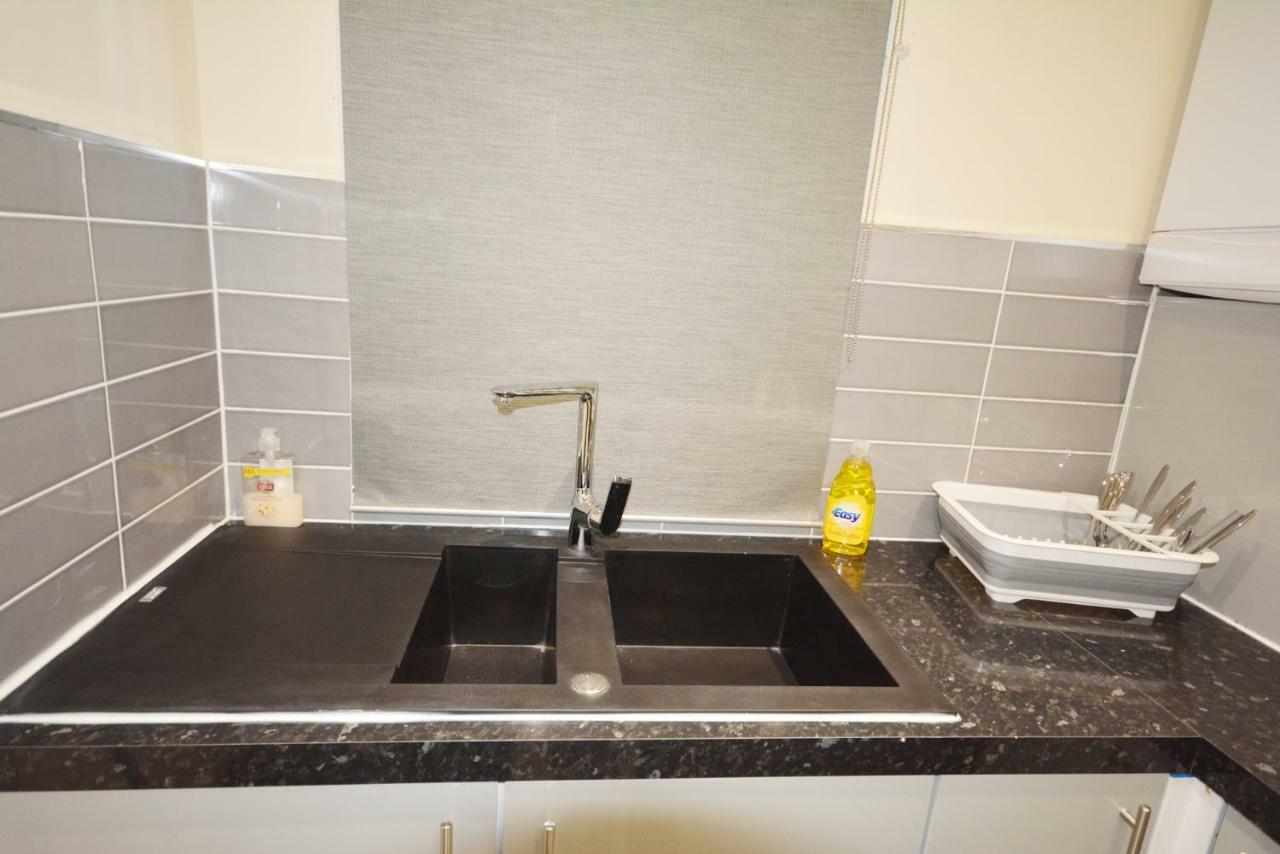 London Modern 4 Bedroom Apartment Bagian luar foto