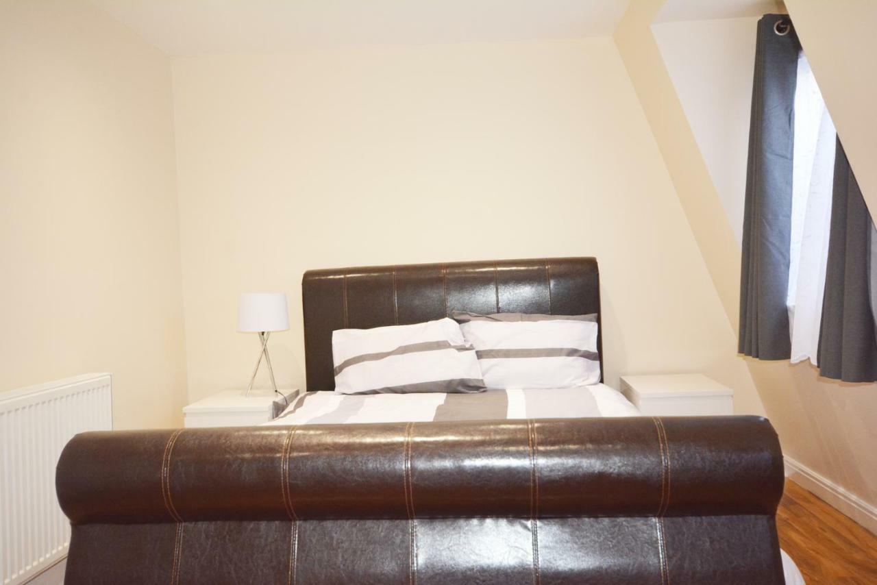 London Modern 4 Bedroom Apartment Bagian luar foto
