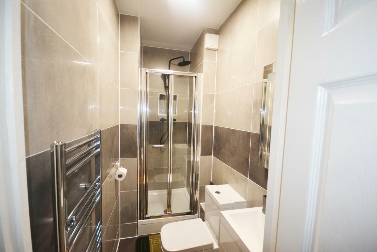 London Modern 4 Bedroom Apartment Bagian luar foto