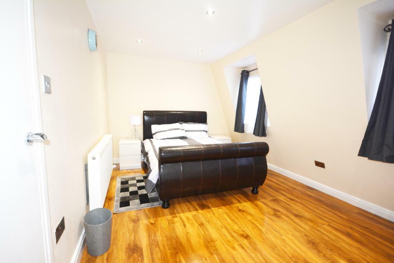 London Modern 4 Bedroom Apartment Bagian luar foto