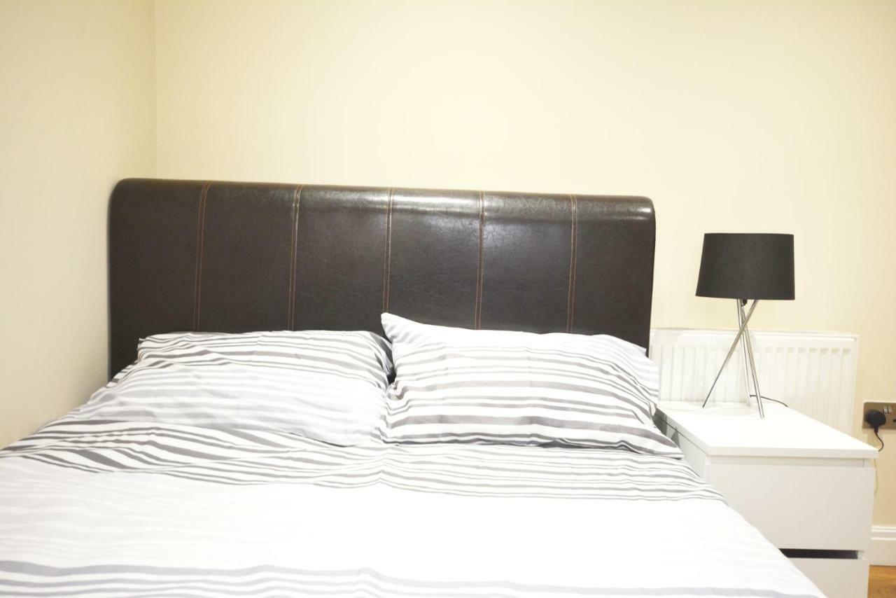 London Modern 4 Bedroom Apartment Bagian luar foto