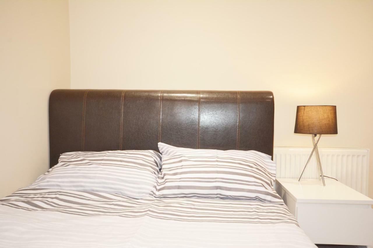 London Modern 4 Bedroom Apartment Bagian luar foto